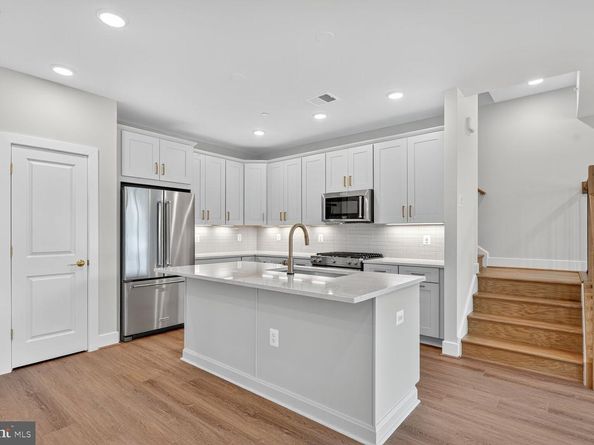 142 Pepperell Street, Alexandria VA 22304