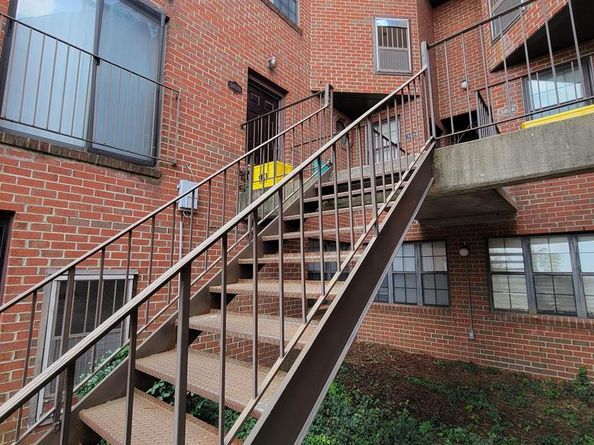 3020 Pineview Court NE 3020, Washington DC 20018