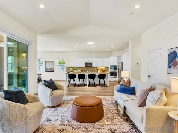 1949 Estancia Pl, Escondido CA 92029