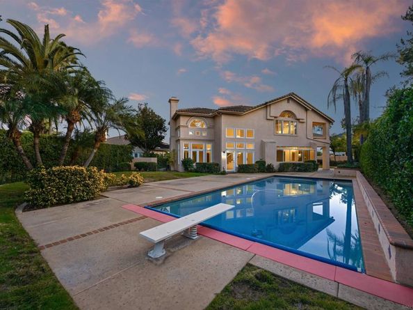 516 Camino Bailen, Escondido CA 92029