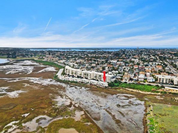 4013 Crown Point Dr 2, San Diego CA 92109