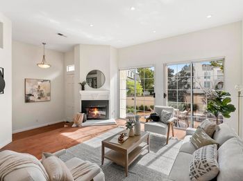 5123 Renaissance Ave