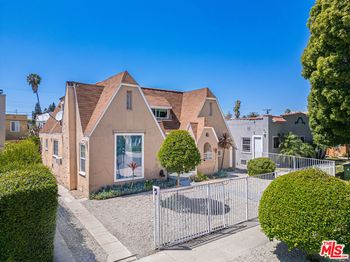 2839 Hillcrest Drive