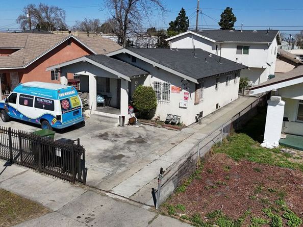 1049 W 61st Street, Los Angeles CA 90044