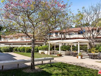 501 Palisades Drive