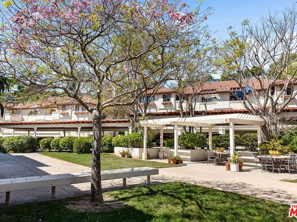 501 Palisades Drive 106, Pacific Palisades CA 90272