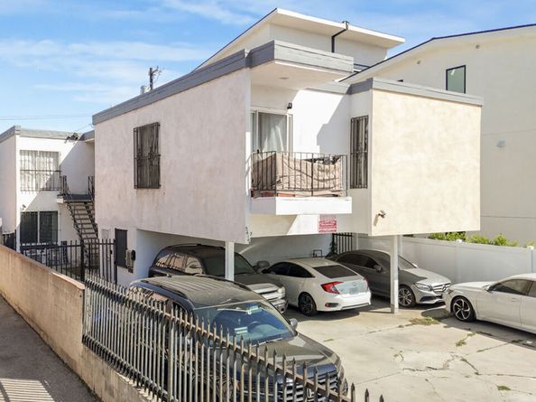 5447 Blackwelder Street, Los Angeles CA 90016