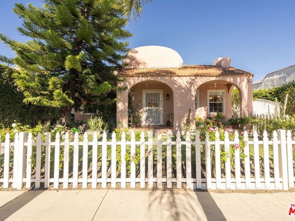 6603 Willoughby Avenue, Los Angeles CA 90038