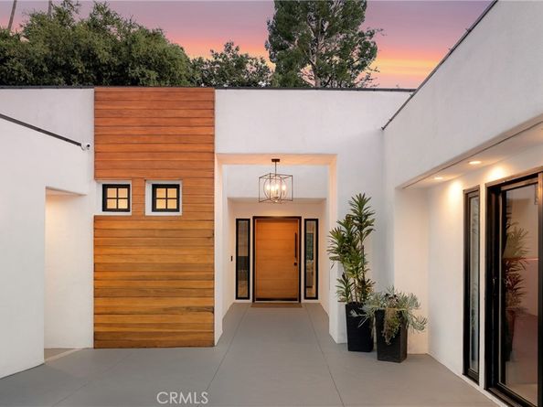 16688 Oldham Street, Encino CA 91436