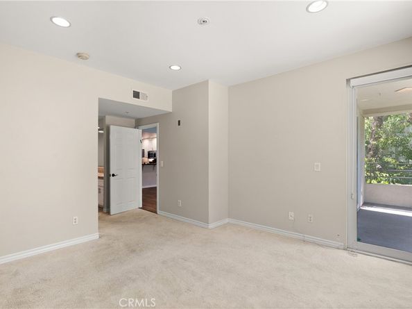 2243 Martin 217, Irvine CA 92612