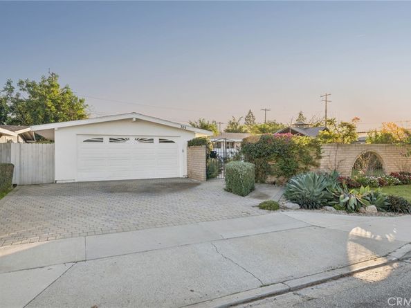 305 Nassau Road, Costa Mesa CA 92626