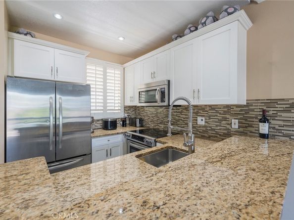 20251 Cape Coral Ln 202, Huntington Beach CA 92646