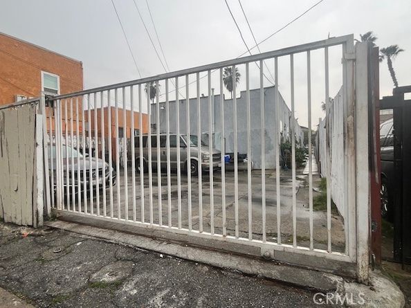 1636 Pacific, Long Beach CA 90813