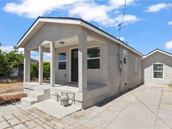 1563 E 119th