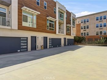 15 S Chapel Ave
