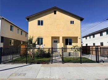823 W G