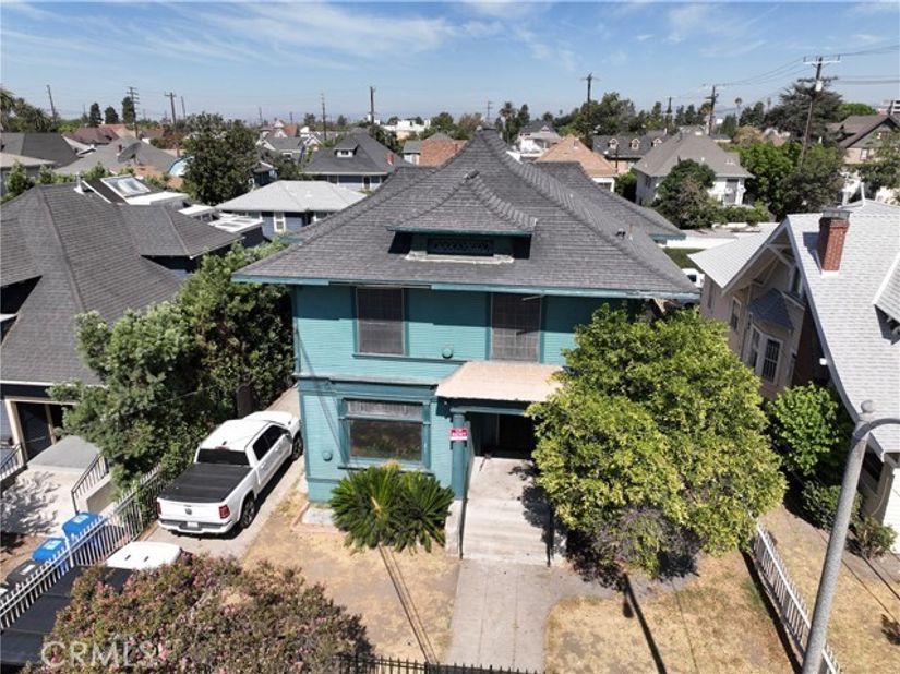 2107 Oak Street, Los Angeles CA 90007