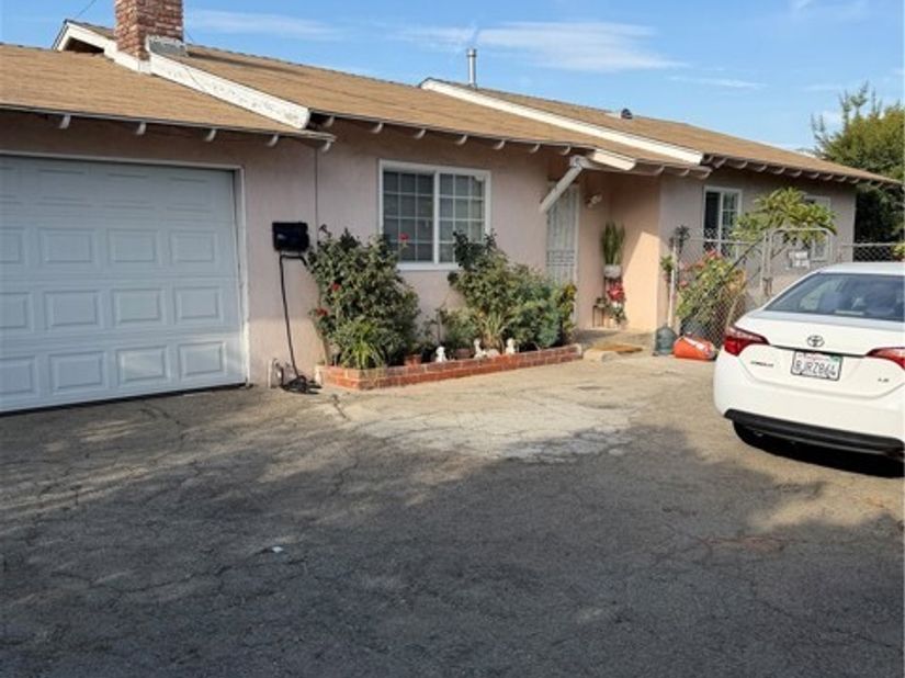 11823 Basye, El Monte CA 91732