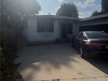5837 Cedros