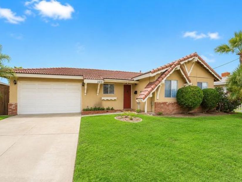 2241 Edgewood Place, Oceanside CA 92054