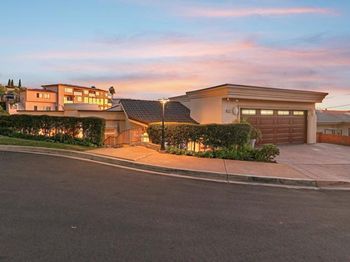 1177 Avenida Amantea