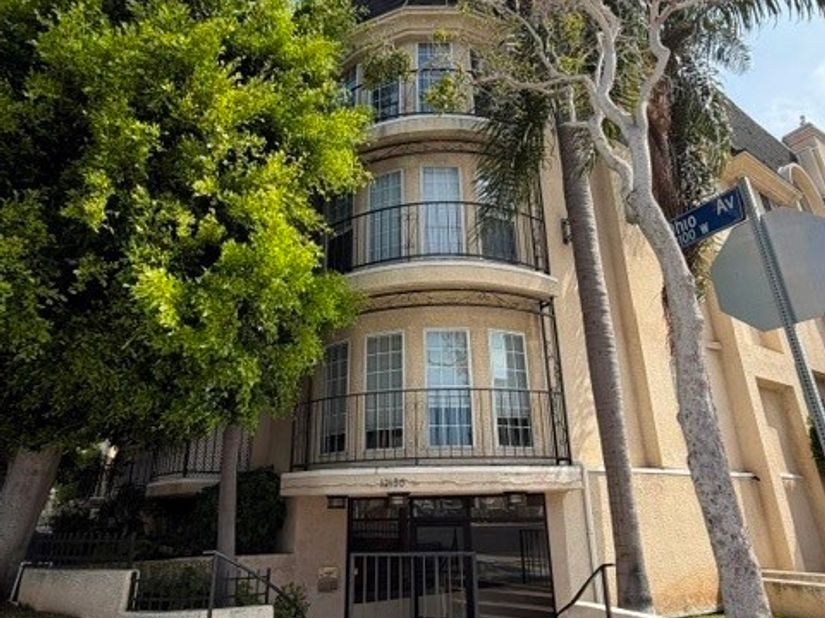 12130 Ohio 104, Los Angeles CA 90025
