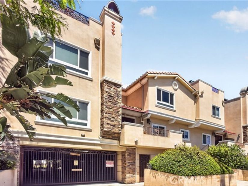 12645 Oxnard 9, North Hollywood (los Angeles) CA 91606