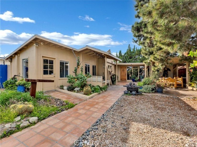 6033 Fulcher, North Hollywood (los Angeles) CA 91606