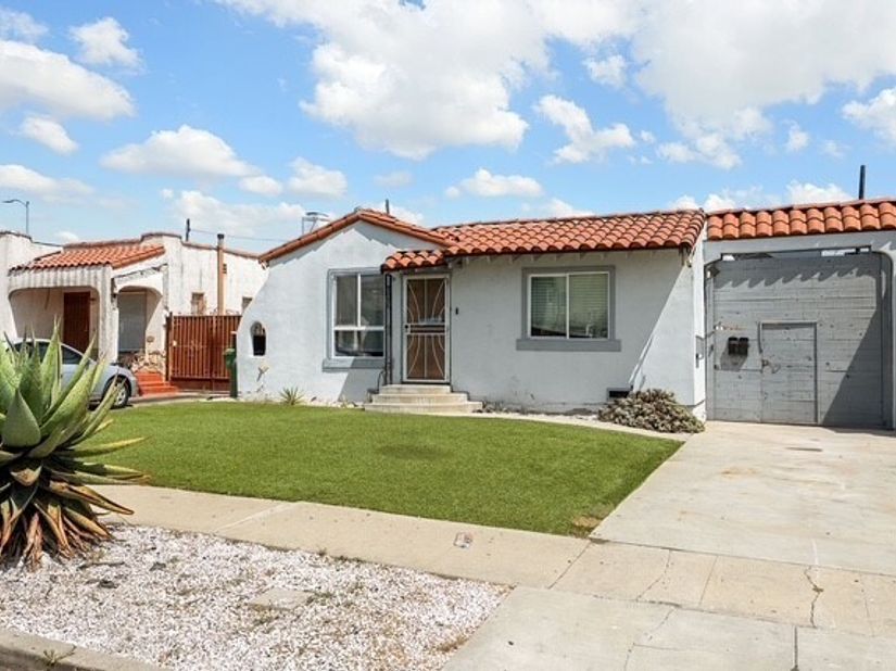 2149 W 80th, Los Angeles CA 90047