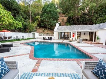 3183 N Laurel Canyon Blvd