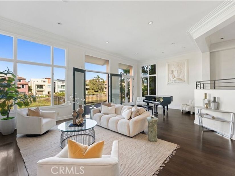 5206 Pacific Avenue, Marina Del Rey CA 90292