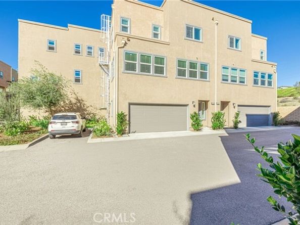 12800 N Watt Lane D, Sylmar (los Angeles) CA 91342