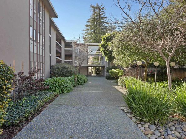 323 Monte Vista Ave 107, Oakland CA 94611