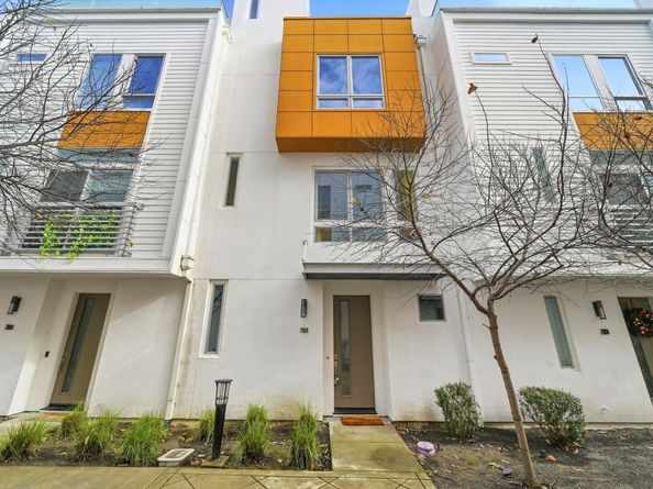 7906 Regional Cmn, Dublin CA 94568