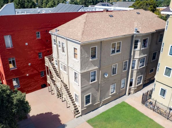 667 10Th St, Oakland CA 94607