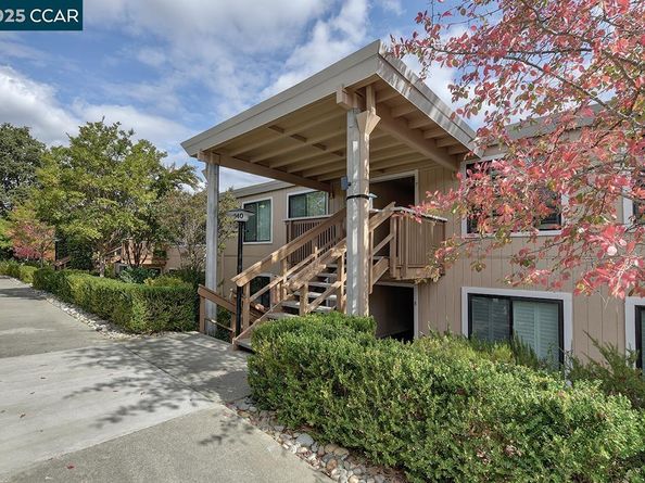 2940 Tice Creek Dr 6, Walnut Creek CA 94595