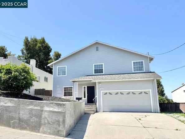 3251 Hyde Street, Oakland CA 94601