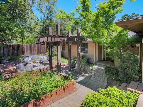 2050 Blackwood Dr, Walnut Creek CA 94596