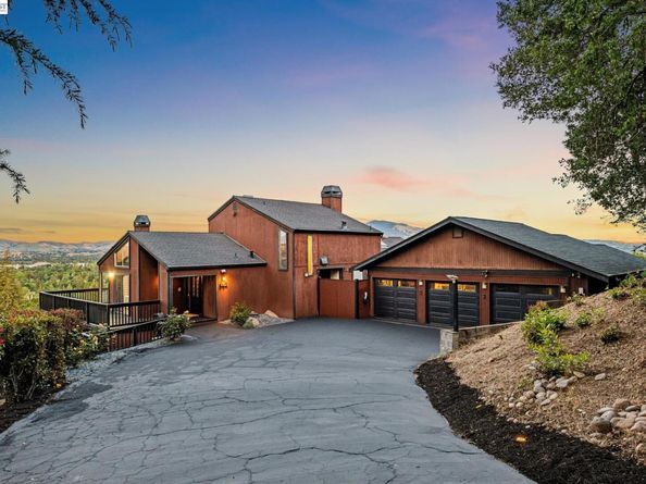 15 Surmont Ct, Lafayette CA 94549