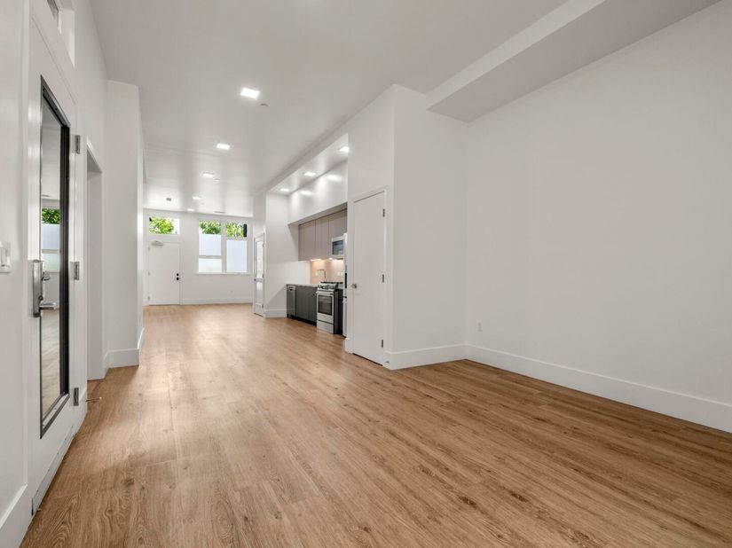 1545 32nd Street 110, Oakland CA 94608