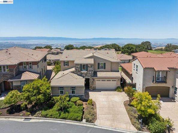 5 Stirling Way, Hayward CA 94542