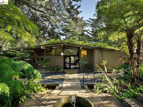 2871 Morley Dr, Oakland CA 94611