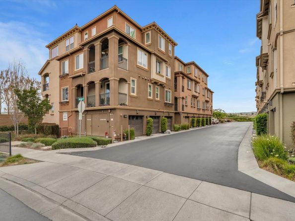 5659 Daylily St, Newark CA 94560