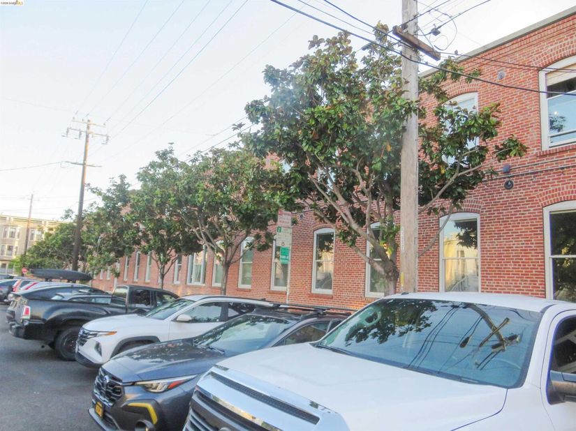 720 York St 212, San Francisco CA 94110