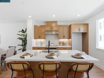 3089 El Camino Real