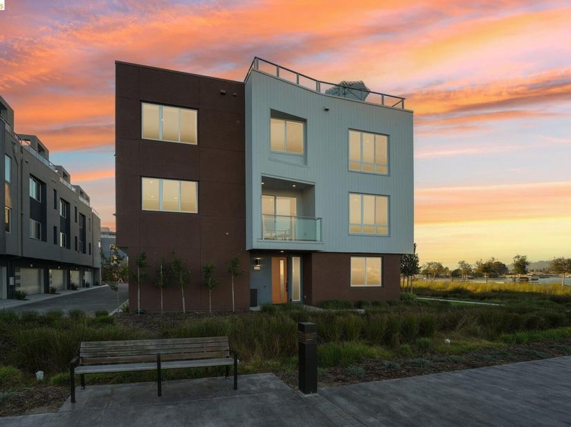 2388 Stanford St, Alameda CA 94501