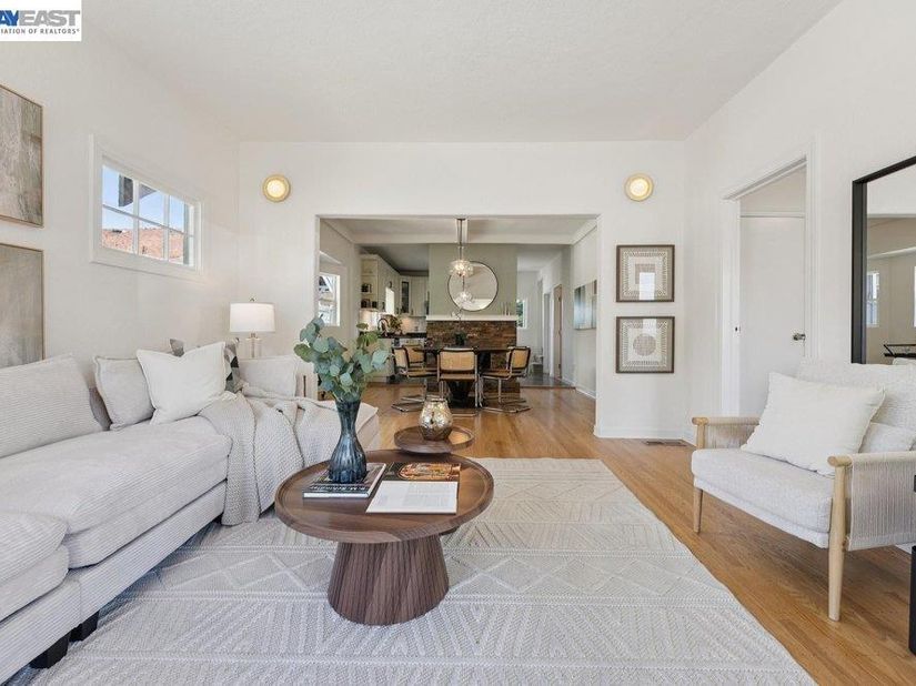 364 Lester Ave, Oakland CA 94606