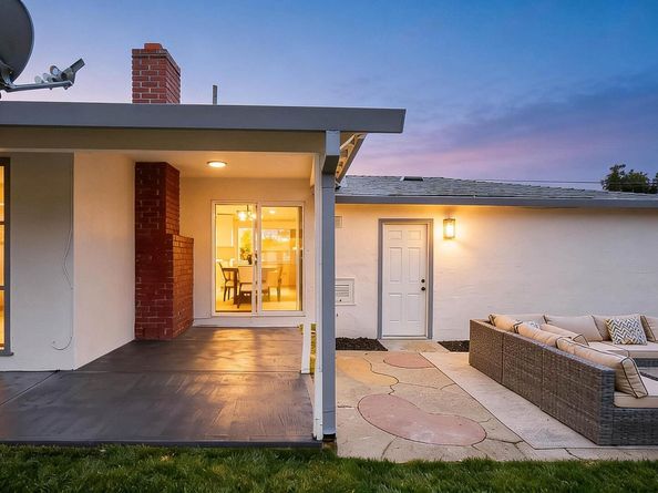 7 Newhall St, Hayward CA 94544