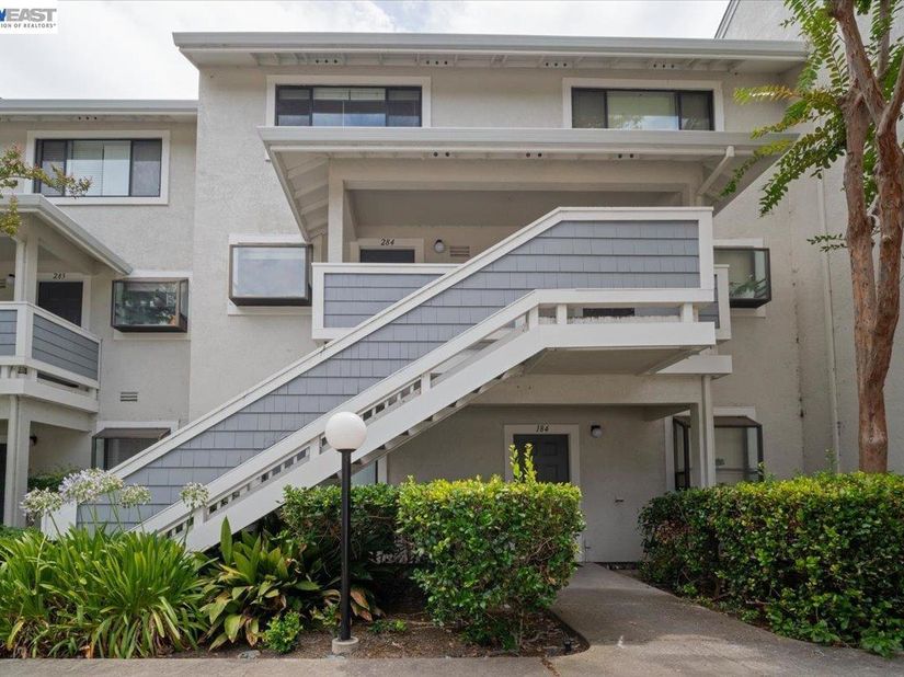 2598 Oak Rd 284, Walnut Creek CA 94597