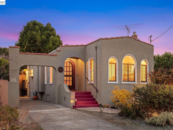 2906 Washington St, Alameda CA 94501